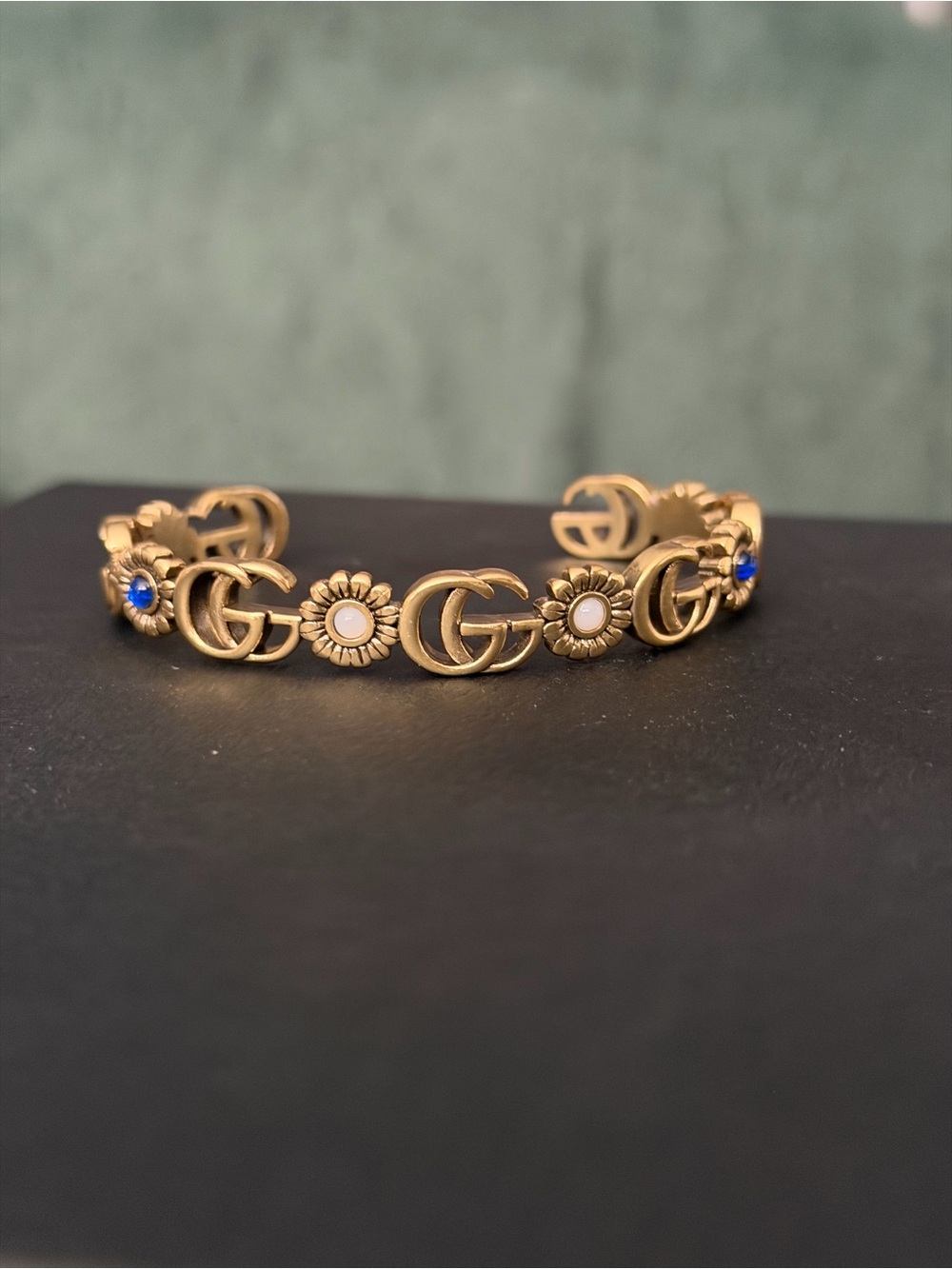 Gucci Double G Floral Open Cuff Bracelet Gold Tone Daisy Motif